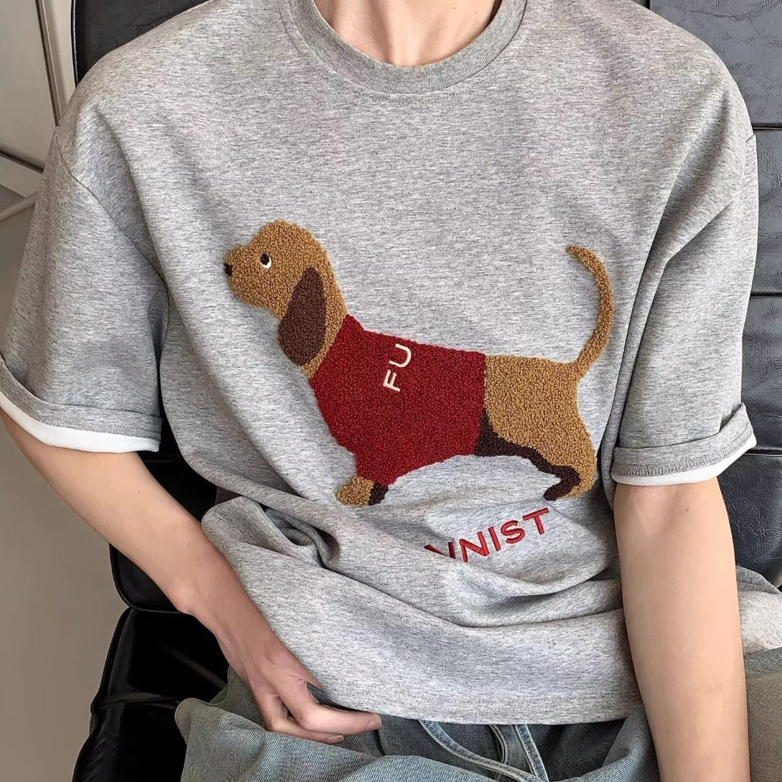 Sausage Dog Towel Embroidery Round Neck Short Sleeve T-shirt